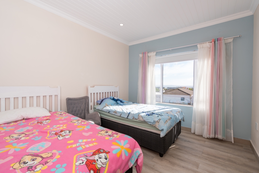 4 Bedroom Property for Sale in Myburgh Park Western Cape